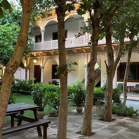 Hotel Sunbird Bharatpur Buitenkant foto