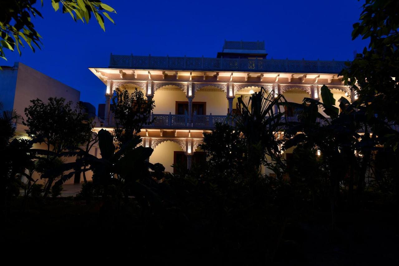 Hotel Sunbird Bharatpur Buitenkant foto