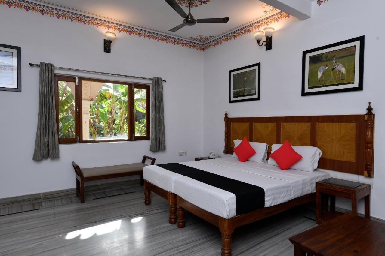 Hotel Sunbird Bharatpur Buitenkant foto