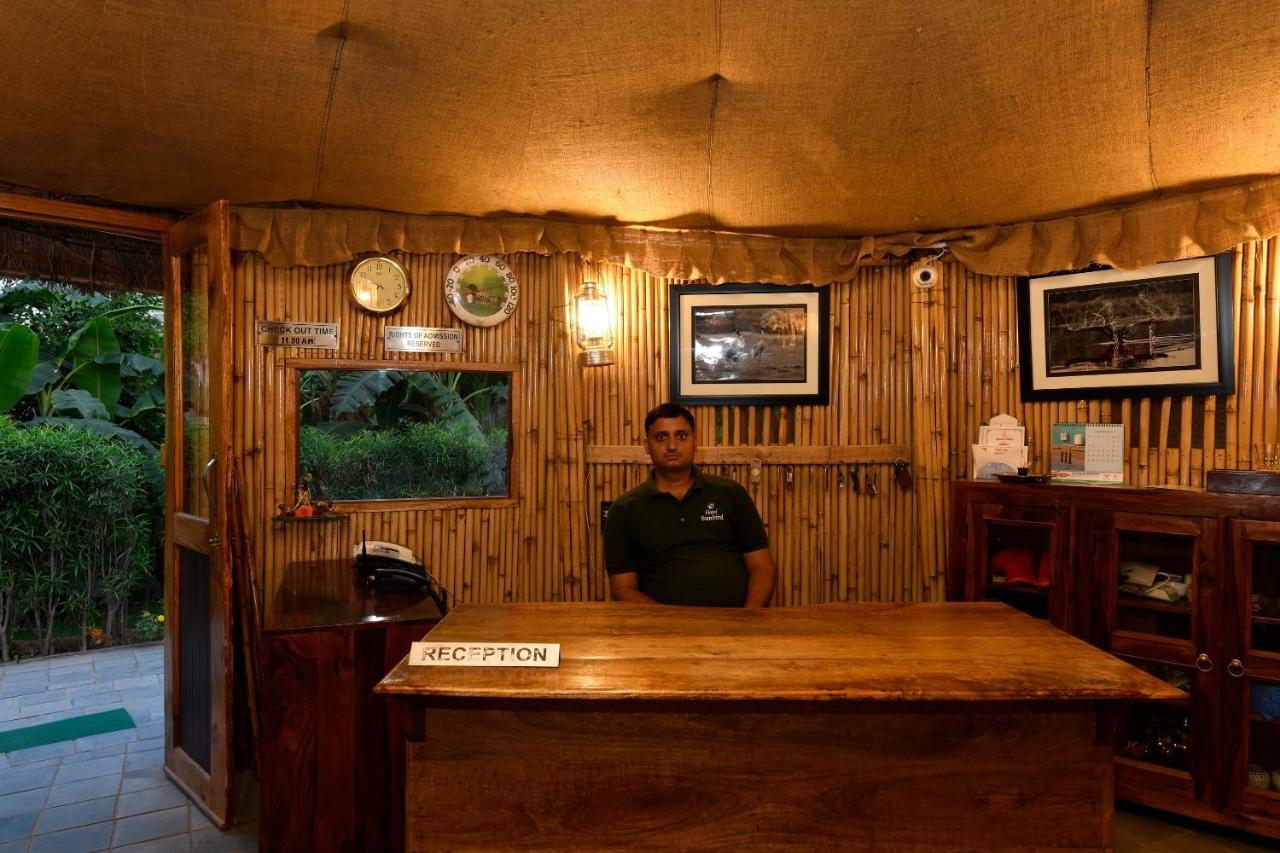 Hotel Sunbird Bharatpur Buitenkant foto