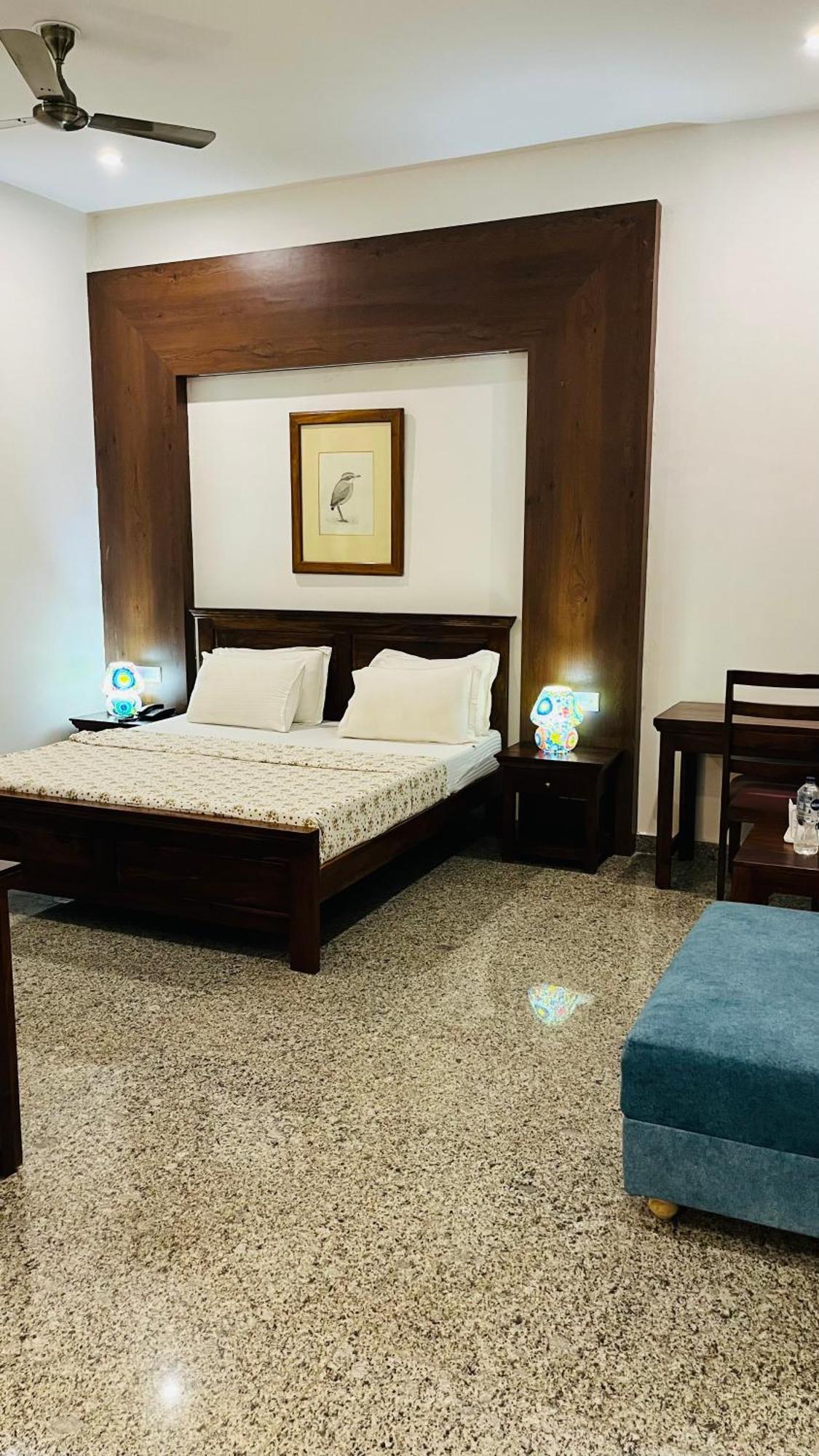 Hotel Sunbird Bharatpur Buitenkant foto