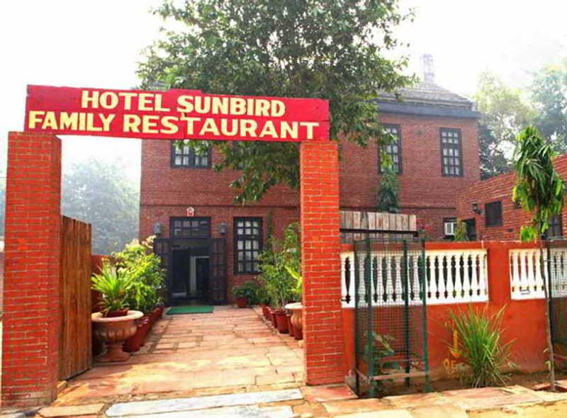 Hotel Sunbird Bharatpur Buitenkant foto