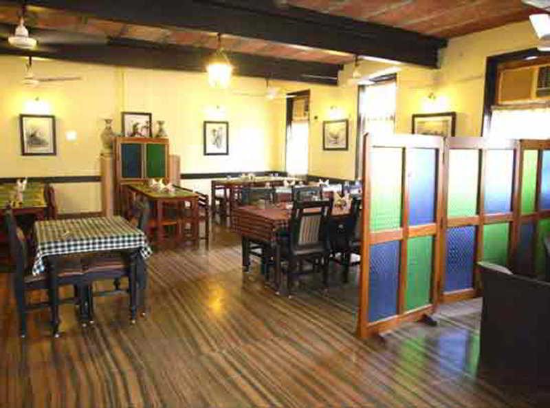 Hotel Sunbird Bharatpur Buitenkant foto